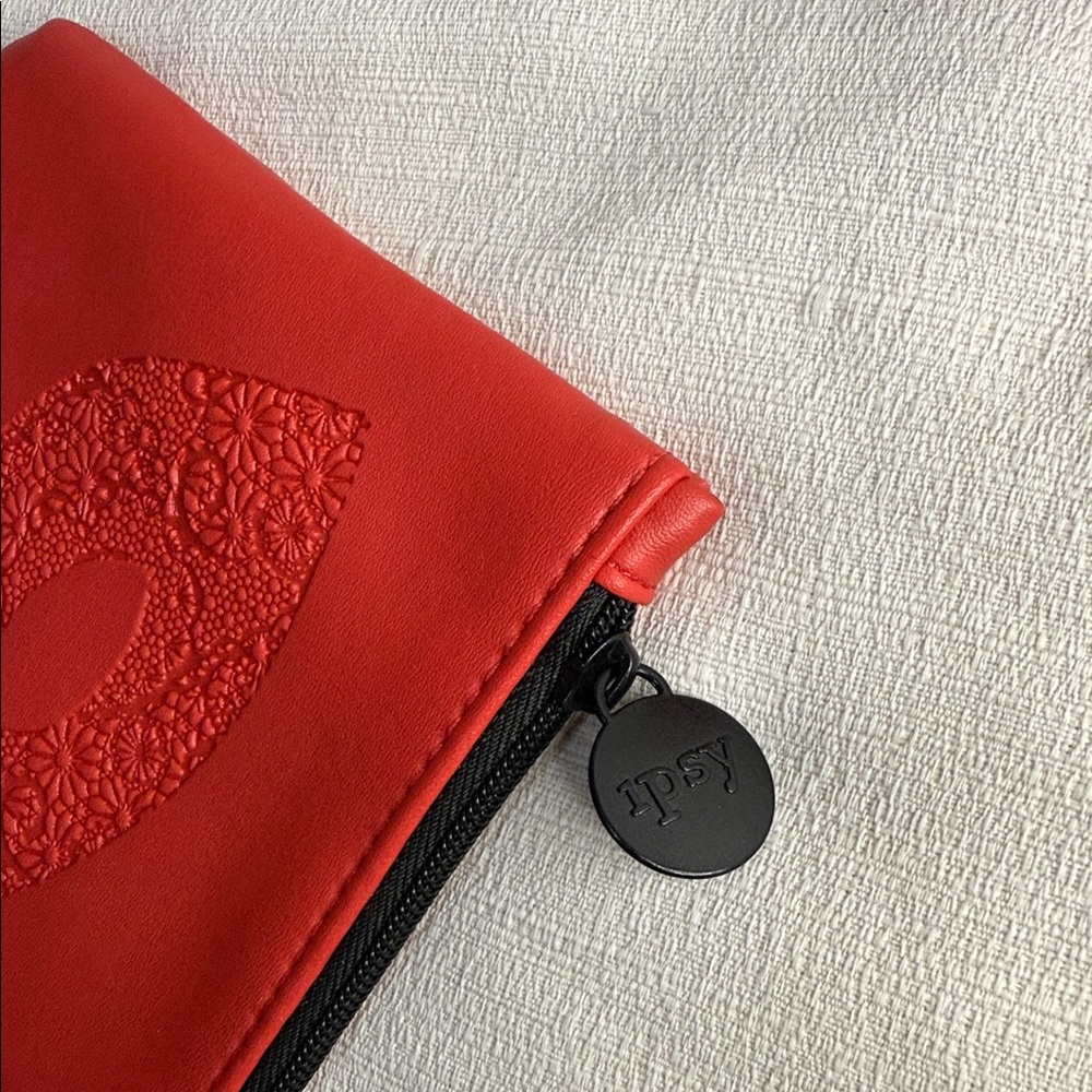 Ipsy Red Mask Cosmetic Bundle - Picture 6 of 8